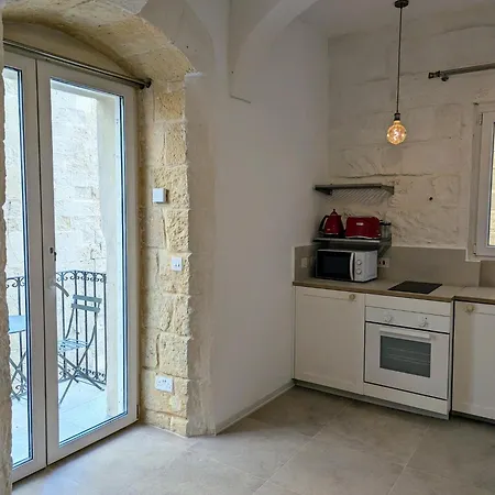 35, Boutique Escape *