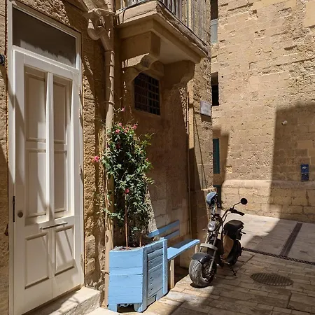 35, Boutique Escape * Valletta