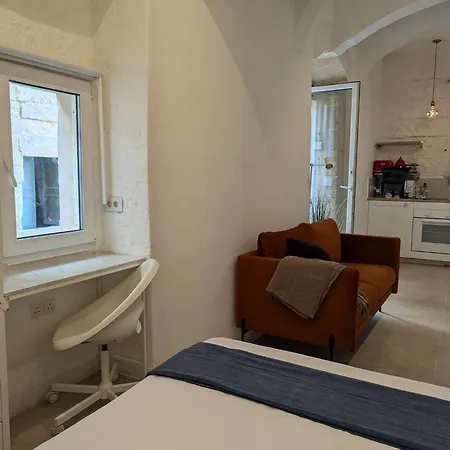 35, Boutique Escape * Valletta