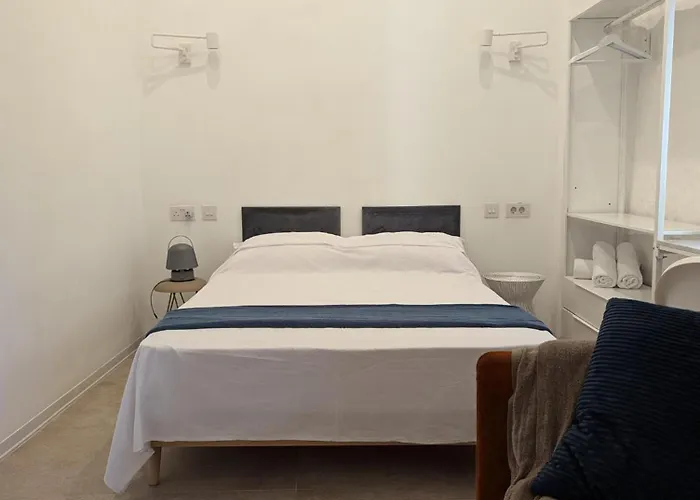 35, Boutique Escape *